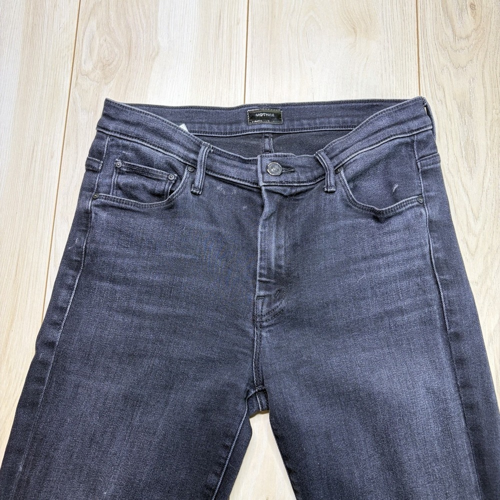 MOTHER The Weekender Mid-Rise Flare jeans Black Deep End black size 29 - Picture 6 of 16